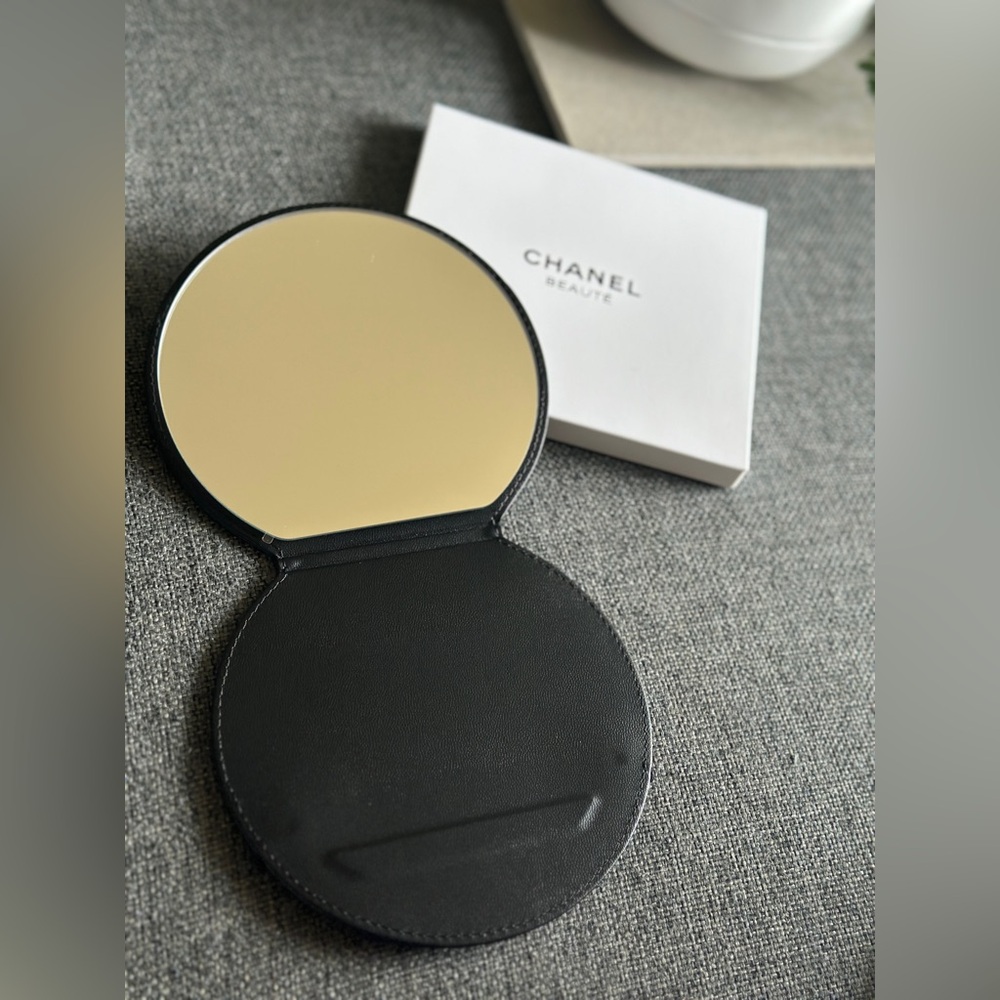 NEW CHANEL Black Cosmetic Beauty Makeup Magnifying Mirror with Box (VIP Gift) - Picture 2 of 7